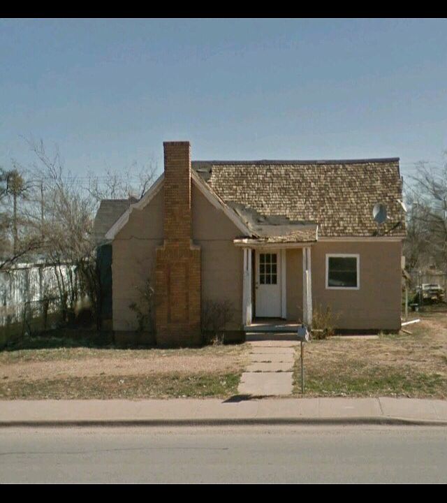 1st image of 608 N Swenson St