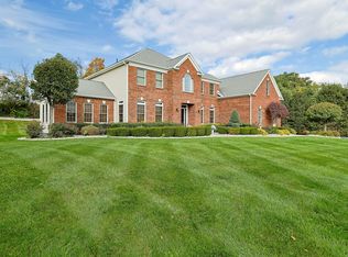 30 Frost Hill Rd, Pleasant Valley, NY 12569