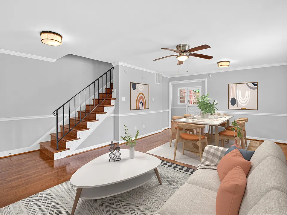 714 57th Pl NE