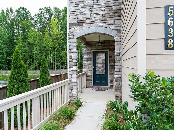 3rd image of 5638 Berney Cir