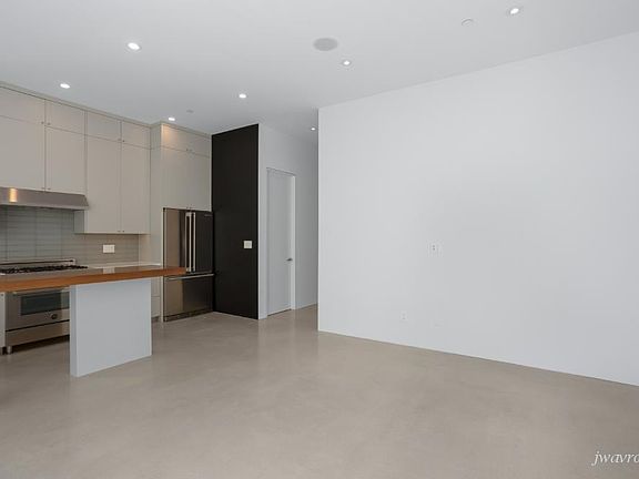 4th image of 3507 23rd St #1
