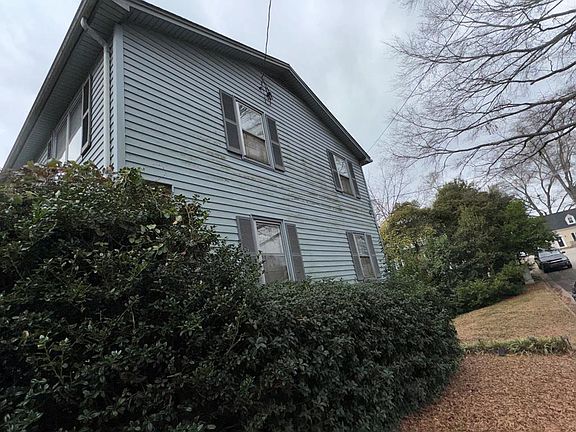 3rd image of 135 Lady Astor St
