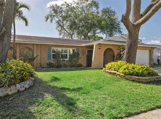 8350 Monarch Cir, Seminole, FL 33772