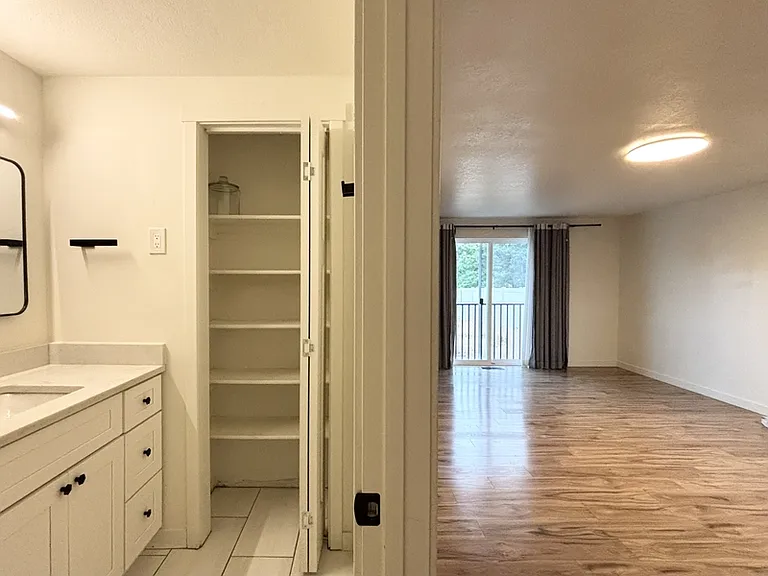 11299 S Woodhill Dr — Photo 18