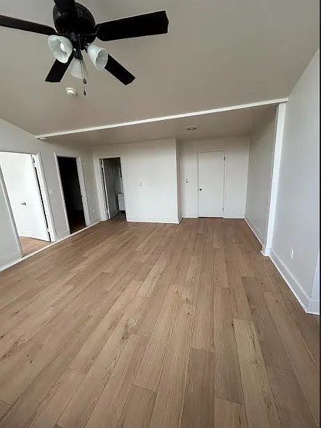 Building Photo - 400 7th St #8