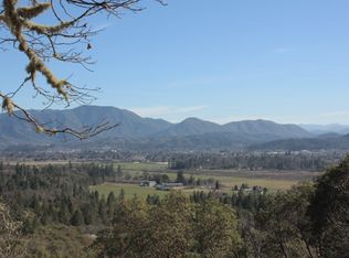 335 Cedar Heights Dr, Grants Pass, OR 97526