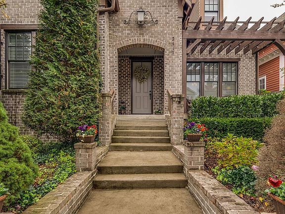 3rd image of 2117 Glen Haven Dr
