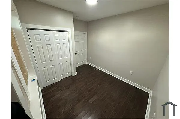 Building Photo - 190 Park St #1