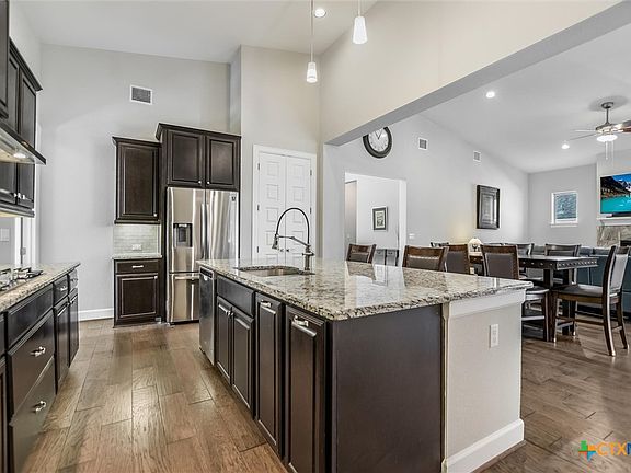 4th image of 804 Dancing Oak Ln
