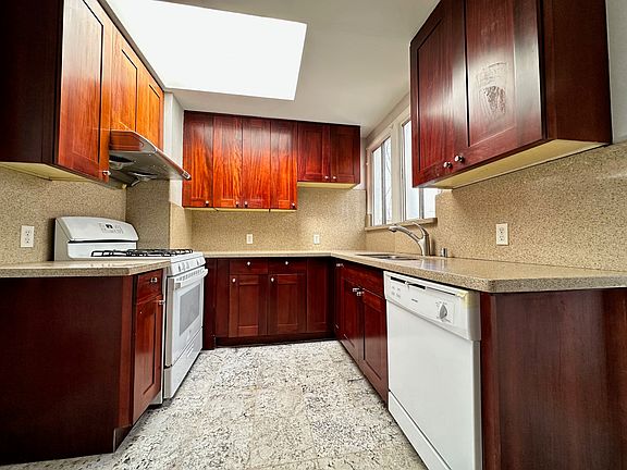 3rd image of 5245 Mission St #5245