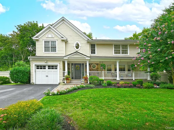 12 Pine Hollow Lane, Greenlawn, NY 11740