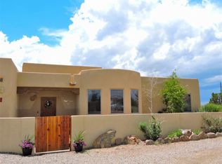 2 Mimosa Rd, Santa Fe, NM 87508
