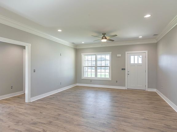 4th image of 112 Candy Apple Ln