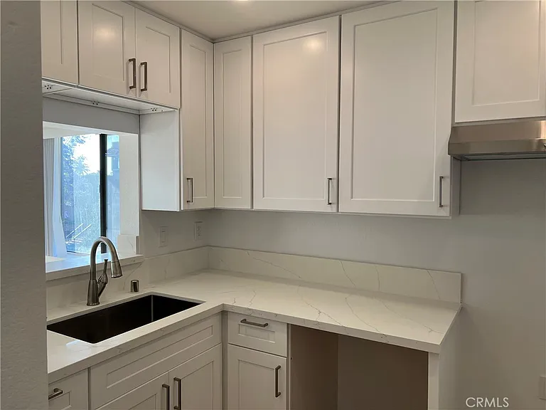 396 W Dryden St #201 — Photo 5