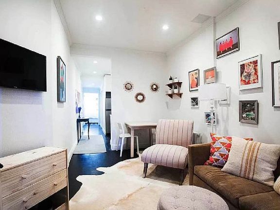 2nd image of 318 E 6th St APT 1