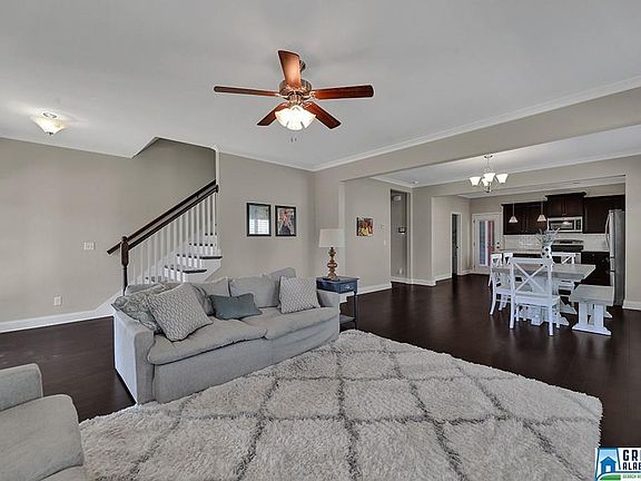 5th image of 380 Lake Ridge Dr