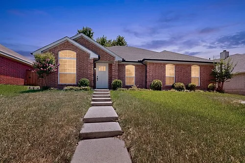 9881 Cambridge Dr Photo 1