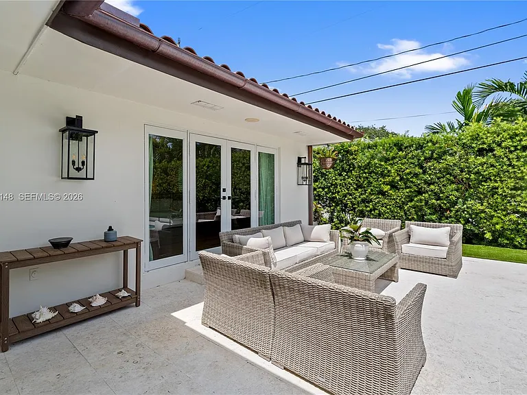 735 Benevento Ave — Photo 41