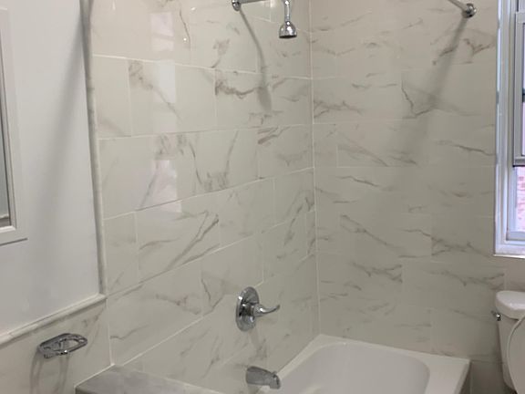 5th image of 2165 Chatterton Ave APT 14D