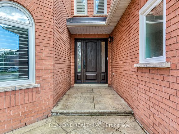 4th image of 415 March Cres