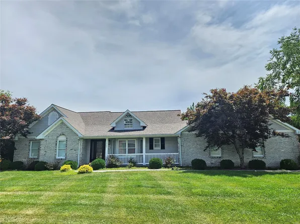 5121 Country Club Dr, High Ridge, MO 63049