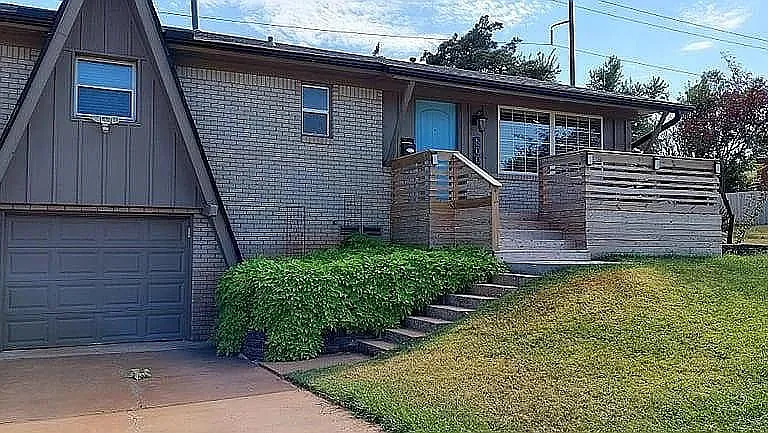 500 Ridgecrest Rd — Photo 2