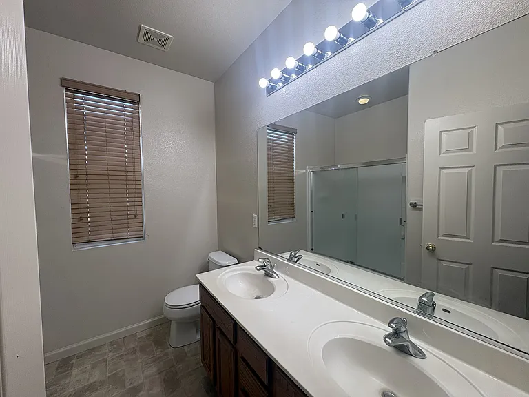 3564 Sarasota Ave — Photo 17