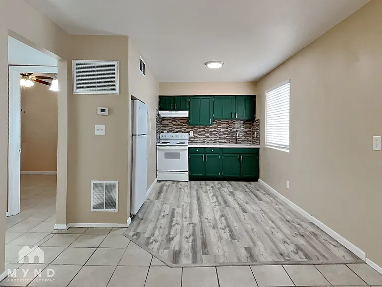 1702 E Cambridge Ave #1 — Photo 2
