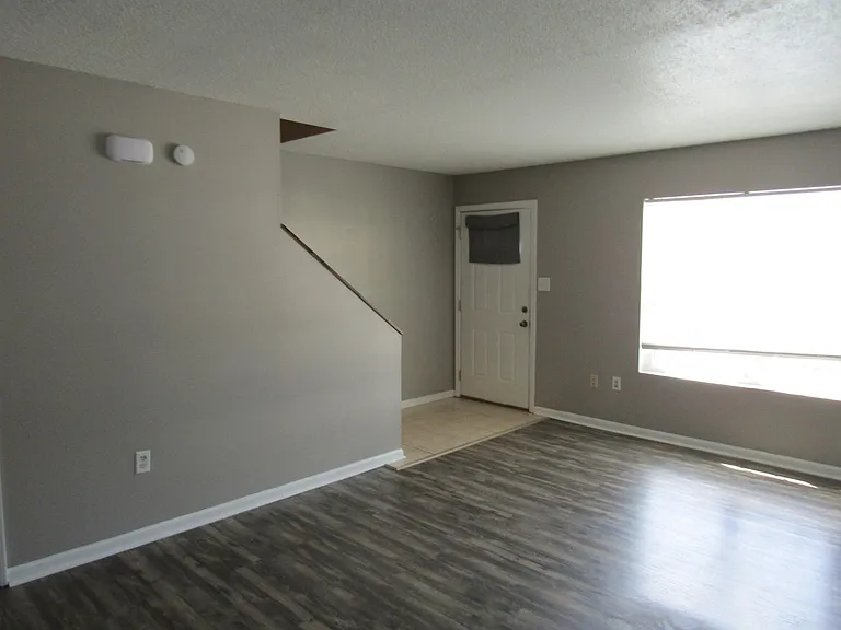 1100 Pineland Ave #4D — Photo 5