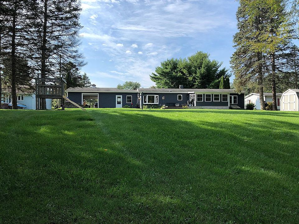 2nd image of 46532 Lakeview Dr