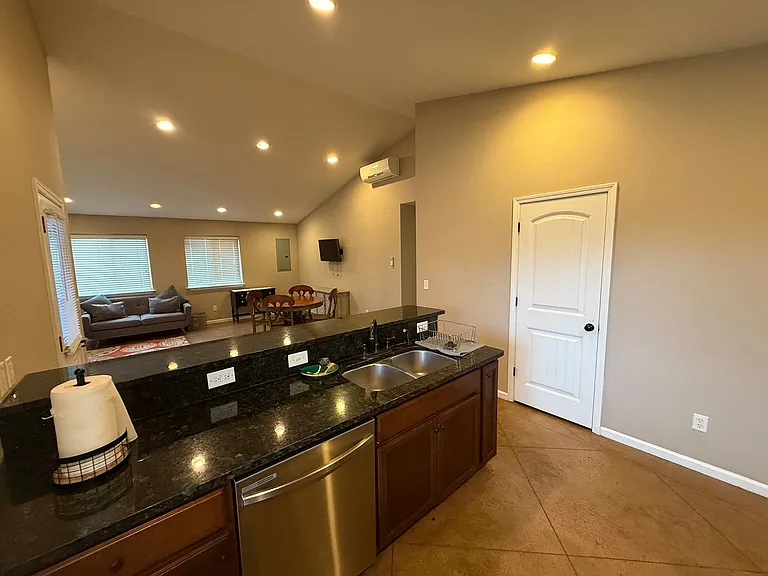 1409 Paris Rd #201 — Photo 6