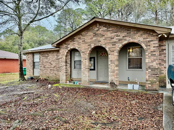 2408 Academy Dr, Gautier, MS 39553