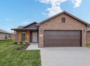 7550 McCormick Dr, Shawnee, KS 66227