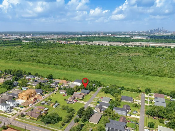 9710 Masterson St, Houston, TX 77029