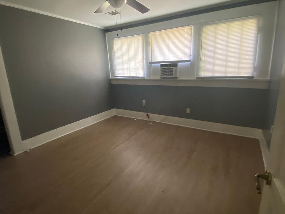 1940 College Ave, Conway, AR 72034 Zillow