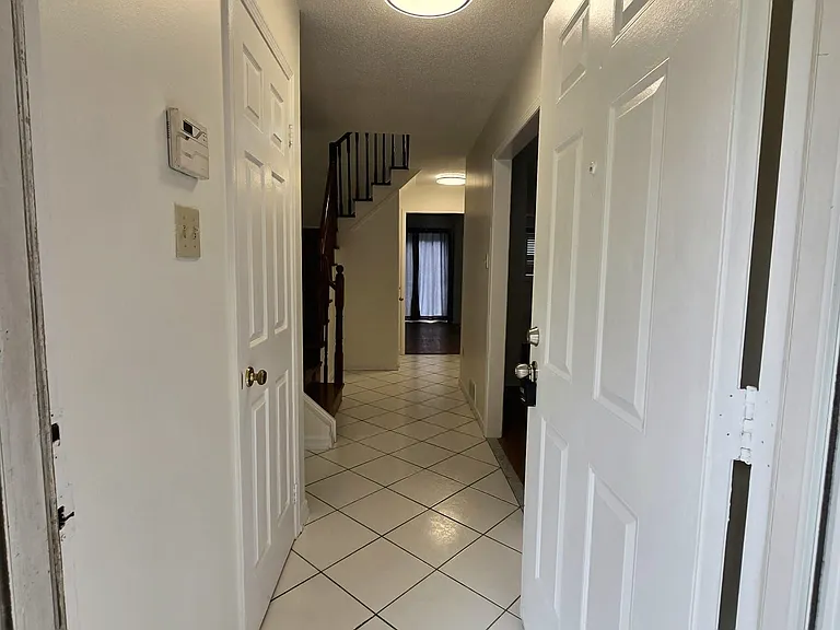 1592 Marshcourt Dr #MAIN — Photo 3