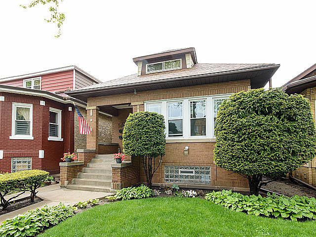 1st image of 5854 N Washtenaw Ave