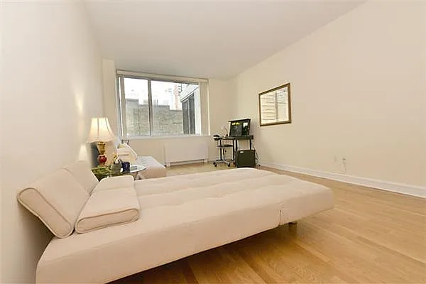 Sold by R New York | media 1
