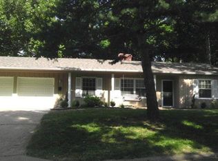 7531 Reinhardt St, Prairie Village, KS 66208
