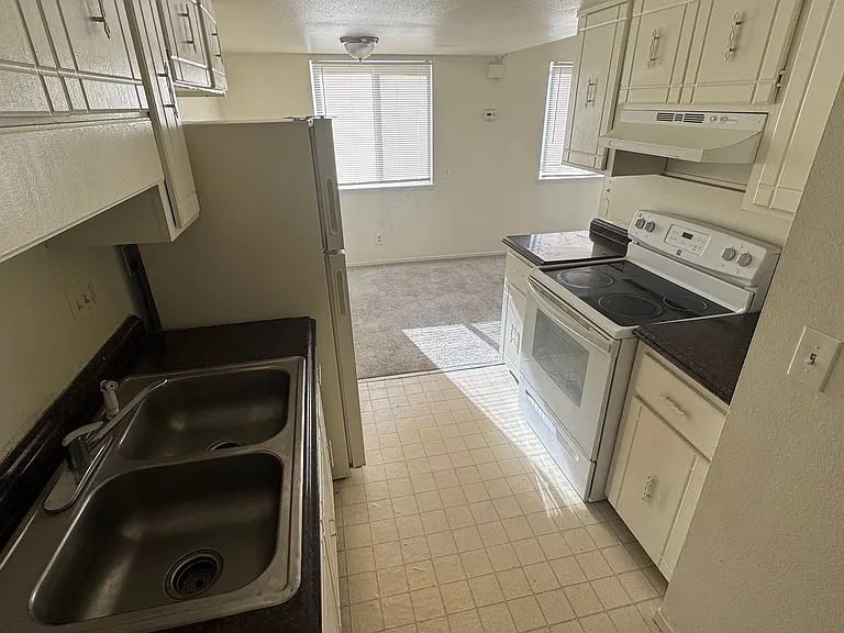 1286 S Uvalda St — Photo 31