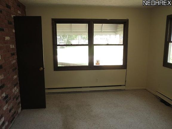 5th image of 45 Willow Wood Dr