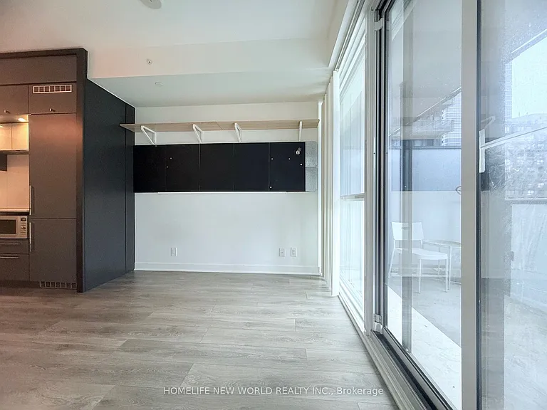 15 Grenville St #511 — Photo 6