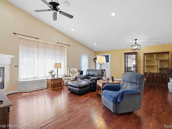 4th image of 809 Chelsea Ridge Ct