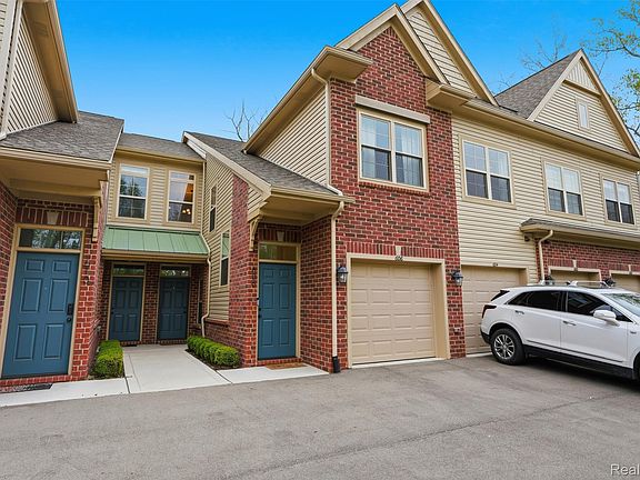2nd image of 606 Pointe Dr