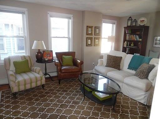 2nd image of 8 Sargent St