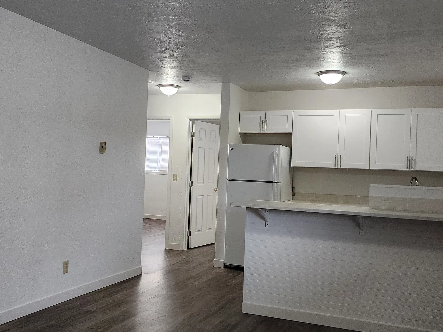 2 bed, 750 sqft, $1,300 — Photo 3