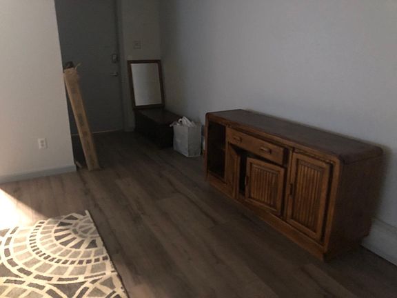 4th image of 8222 Fremont Ave S APT F