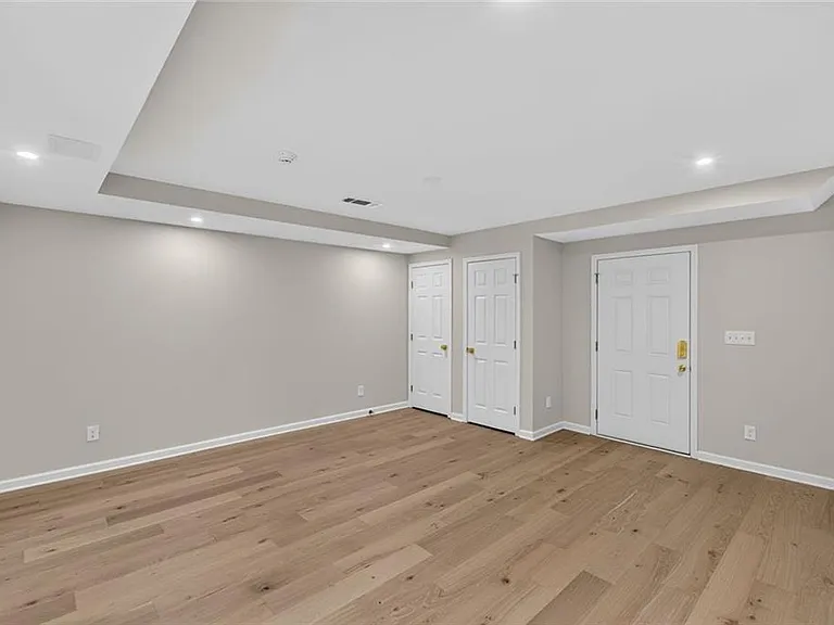 4996 N Peachtree Rd — Photo 9