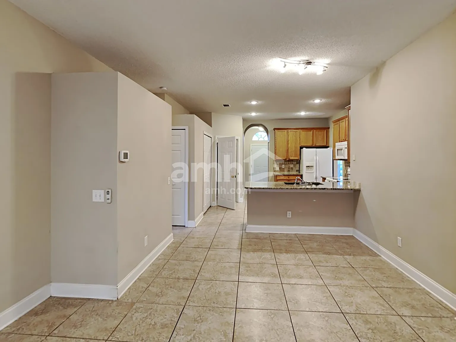 4 bed, 2.0 bath, 1888 sqft, $2,725 — Photo 4