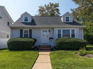 18 Oceanview Rd, Lynbrook, NY 11563